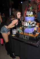 Miley Cyrus : miley_cyrus_1277618445.jpg