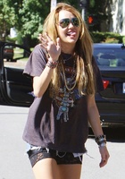 Miley Cyrus : miley_cyrus_1288978331.jpg