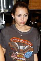 Miley Cyrus : miley_cyrus_1288978346.jpg