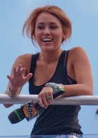 Miley Cyrus : miley_cyrus_1289177230.jpg