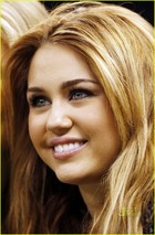 Miley Cyrus : miley_cyrus_1292440907.jpg