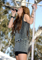 Miley Cyrus : miley_cyrus_1292812760.jpg