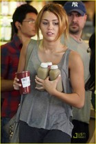 Miley Cyrus : miley_cyrus_1303064272.jpg