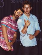 Nick Jonas : TI4U1385920170.jpg