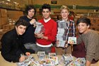 One Direction : one-direction-1325263738.jpg