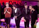 One Direction : one-direction-1371924188.jpg