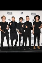 One Direction : one-direction-1416871375.jpg