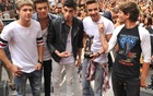 One Direction : one-direction-1427589001.jpg