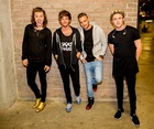 One Direction : one-direction-1429117514.jpg