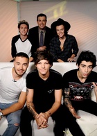 One Direction : one-direction-1429986579.jpg