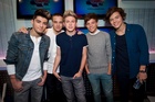 One Direction : one-direction-1429986775.jpg