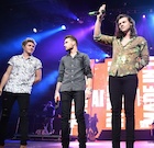 One Direction : one-direction-1450501561.jpg