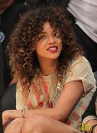 Rihanna : rihanna-1326132751.jpg