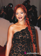 Rihanna : rihanna-1329957124.jpg