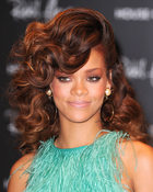 Rihanna : rihanna-1329957332.jpg