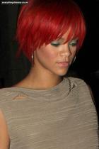 Rihanna : rihanna-1330000624.jpg