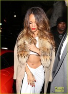 Rihanna : rihanna-1377273322.jpg