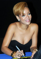 Rihanna : rihanna_1259115860.jpg