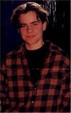 Rider Strong : strong049.jpg