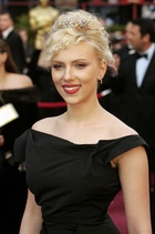 Scarlett Johansson : scarlett-johansson-1413392664.jpg
