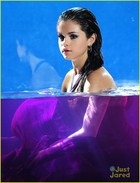 Selena Gomez : selena-gomez-1323359908.jpg