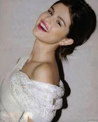 Selena Gomez : selena-gomez-1324493601.jpg