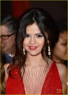 Selena Gomez : selena-gomez-1363343543.jpg