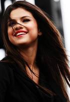 Selena Gomez : selena-gomez-1382309480.jpg