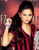 Selena Gomez : selena-gomez-1382375072.jpg