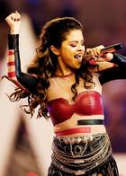 Selena Gomez : selena-gomez-1385809885.jpg