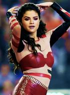 Selena Gomez : selena-gomez-1385907140.jpg