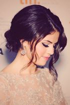Selena Gomez : selena-gomez-1393613843.jpg