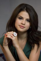 Selena Gomez : selena-gomez-1395596553.jpg