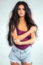 Selena Gomez : selena-gomez-1481820121.jpg