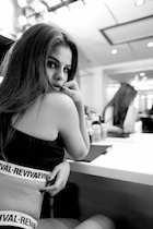 Selena Gomez : selena-gomez-1482426361.jpg