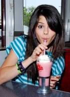 Selena Gomez : selena_gomez_1211230602.jpg