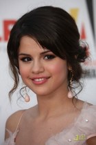 Selena Gomez : selena_gomez_1253334905.jpg