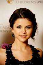 Selena Gomez : selena_gomez_1259350166.jpg