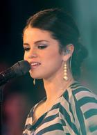 Selena Gomez : selena_gomez_1285363766.jpg
