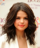 Selena Gomez : selena_gomez_1285596587.jpg