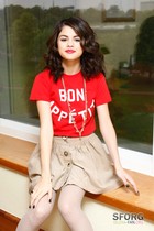 Selena Gomez : selena_gomez_1286328469.jpg