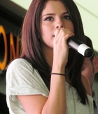 Selena Gomez : selena_gomez_1309279387.jpg