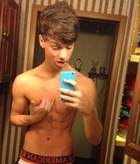 Taylor Caniff : taylor-caniff-1431281144.jpg