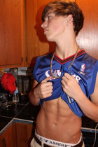 Taylor Caniff : taylor-caniff-1431281193.jpg