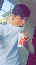 Taylor Caniff : taylor-caniff-1444739401.jpg