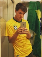 Taylor Caniff : taylor-caniff-1476138961.jpg