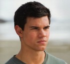 Taylor Lautner : taylor-lautner-1329075085.jpg