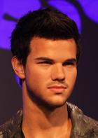 Taylor Lautner : taylor-lautner-1365281503.jpg