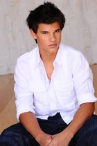 Taylor Lautner : taylor_lautner_1214366601.jpg