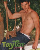 Taylor Lautner : taylor_lautner_1259221652.jpg